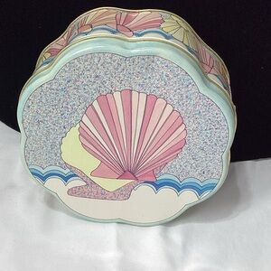 Vintage Seashell Design Tin Box Collectible Tin With Retro 80’s Colors